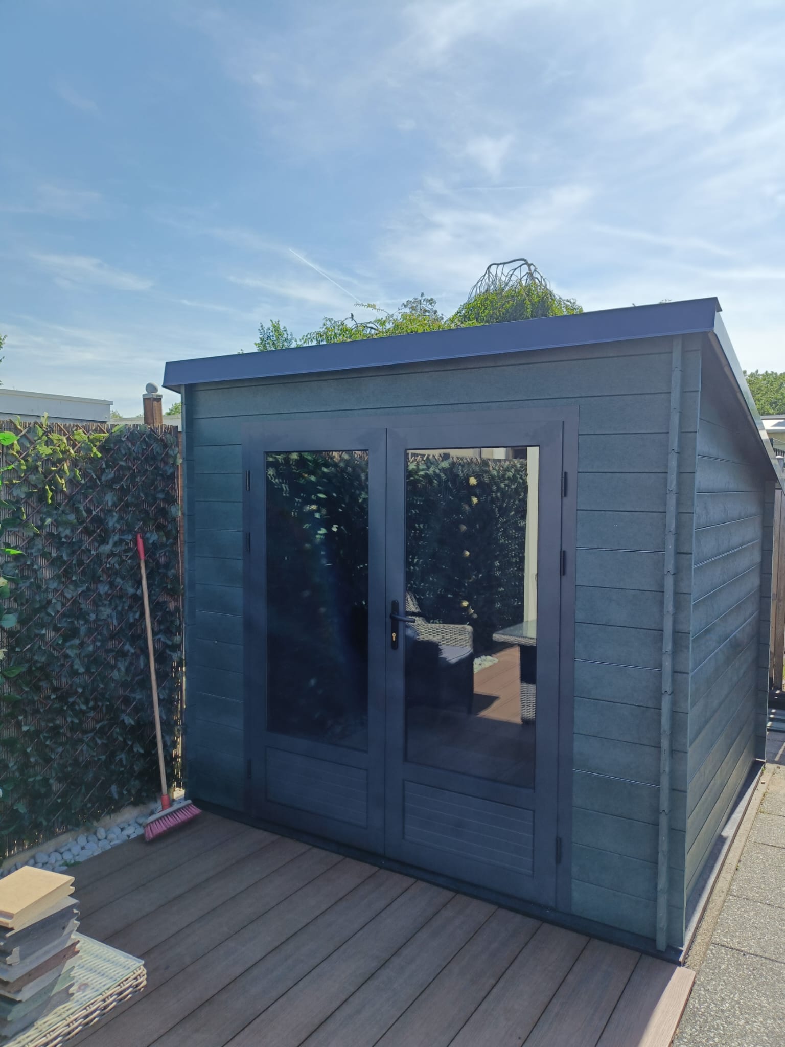 FotoZorgeloos genieten van je onderhoudsvrije tuinhuis